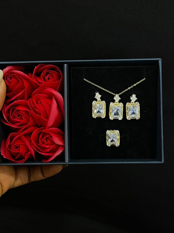 The Radiant Set - Image 9