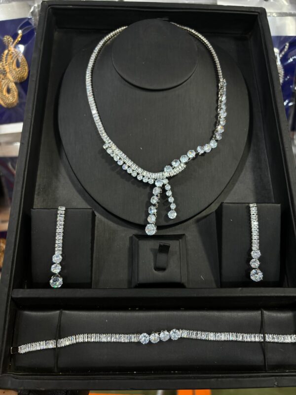 Rhinestone Jewelry Set - Image 4
