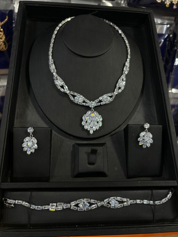 Rhinestone Jewelry Set - Image 7